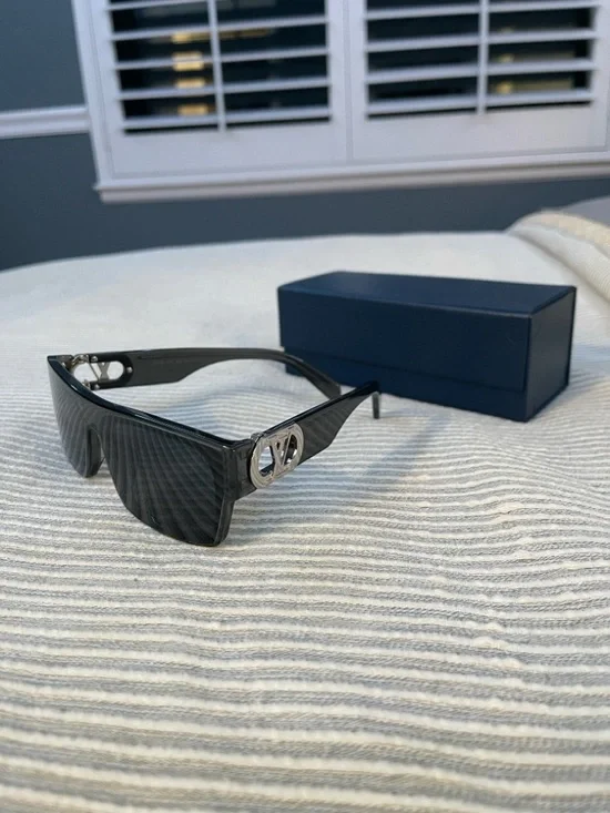 Louis Vuitton Shades - Picture 1 of 7